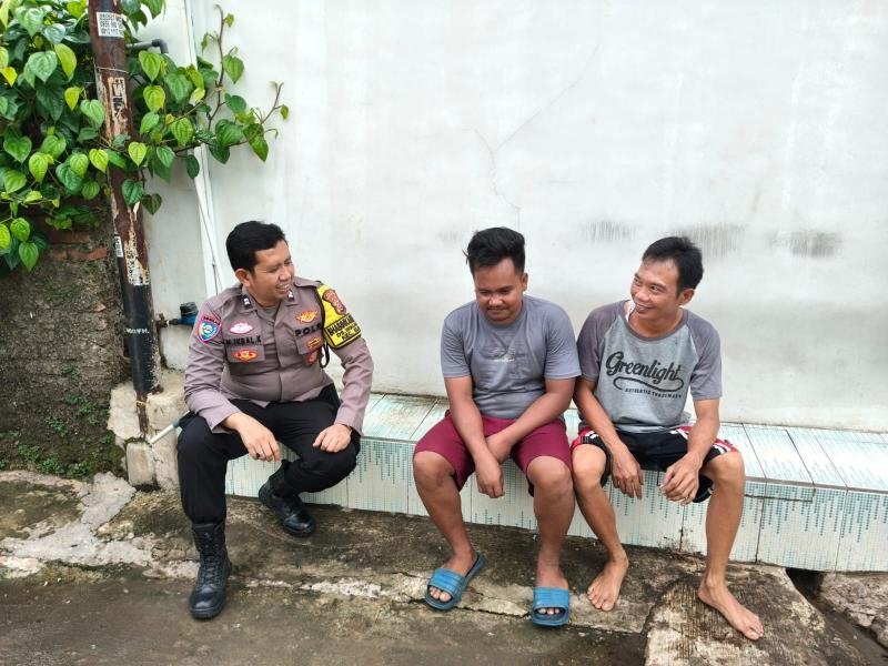 Bhabinkamtibmas Polsek Klari Ingatkan Warga Waspada Maraknya Penipuan Online