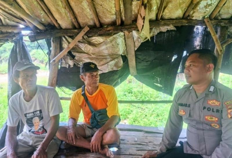 Bhabinkamtibmas Polsek Pangkalan Laksanakan Giat Sambang Humanis, Sapa Warga Kampung Kaum