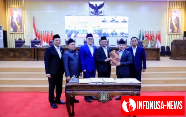 Bupati Bekasi Ade Kuswara Kunang Hadiri Rapat Paripurna dalam Rangka Penetapan Keputusan DPRD Terhadap Tiga Raperda

