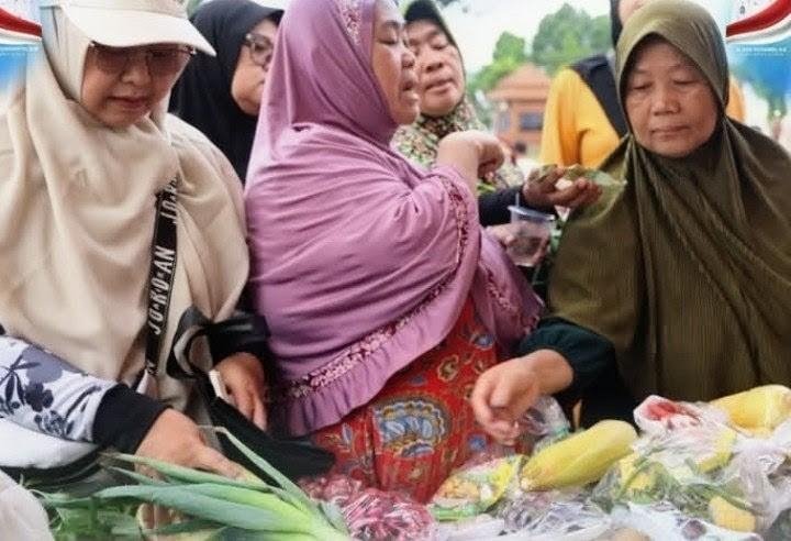 Pemkab Bogor Bagikan Sayur dan Buah Gratis, Ajak Warga Biasakan Hidup Sehat