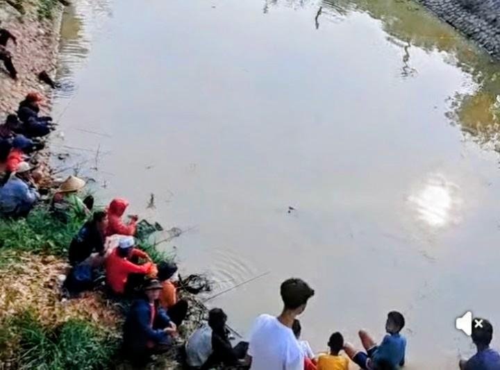Mancing Gratis di Situ Kamojing, Warga Cikampek Rayakan Hari Jadi Karawang ke-393 dengan Suka Cita 