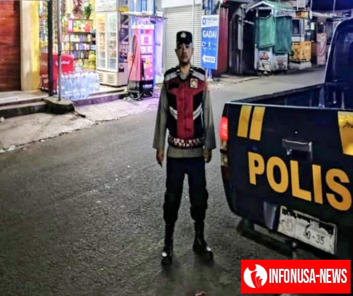 Personil Polsek Tegalwaru Giat Patroli Malam Amati Pertokoan di Wilayah Loji Kulon Cegah Aksi Pencurian