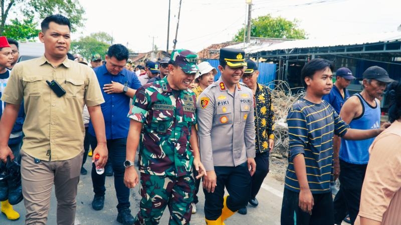 Kamis hingga Jumat, Polres Karawang Berikan Pelayanan Pengamanan Penuh Penataan Saluran Kali Apoor Jayakerta