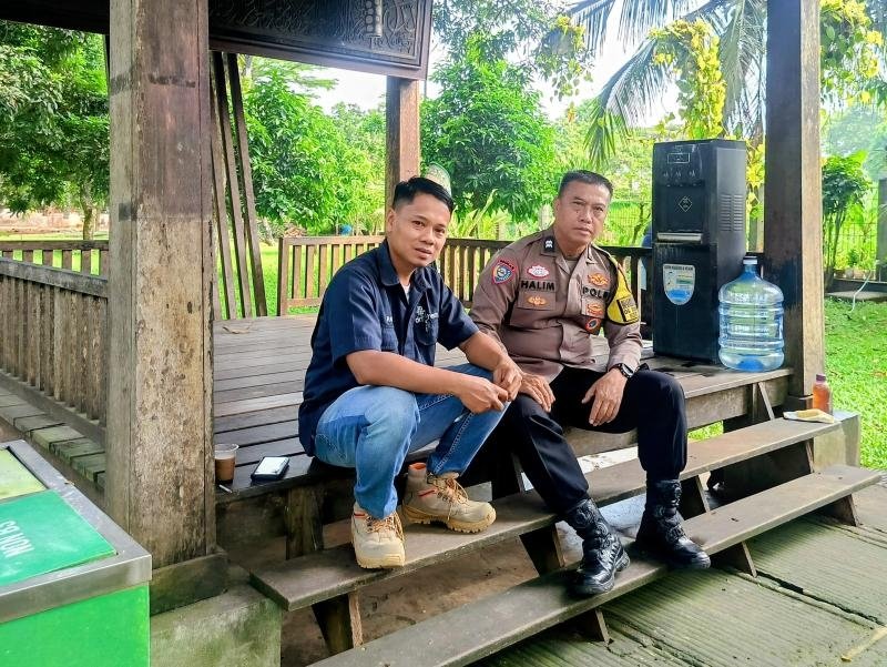 Jalin Silaturrahmi, Bhabinkamtibmas Desa Kiarapayung Polsek Klari Sambangi Warga Binaan