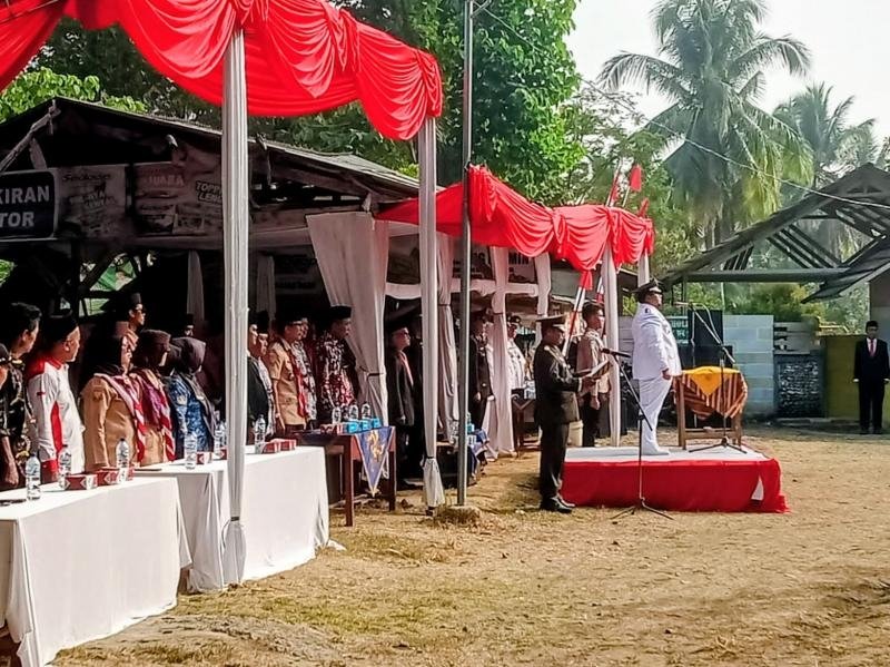 Kapolsek Pangkalan Bersama Forkopimcam Hadiri Upacara Bendera Peringatan HUT Kemerdekaan RI Ke-81 Tahun 2026