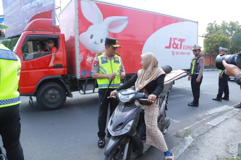 Irjen Kalingga Turun ke Simpang Tanah Haji, Atur Lalu Lintas Pagi