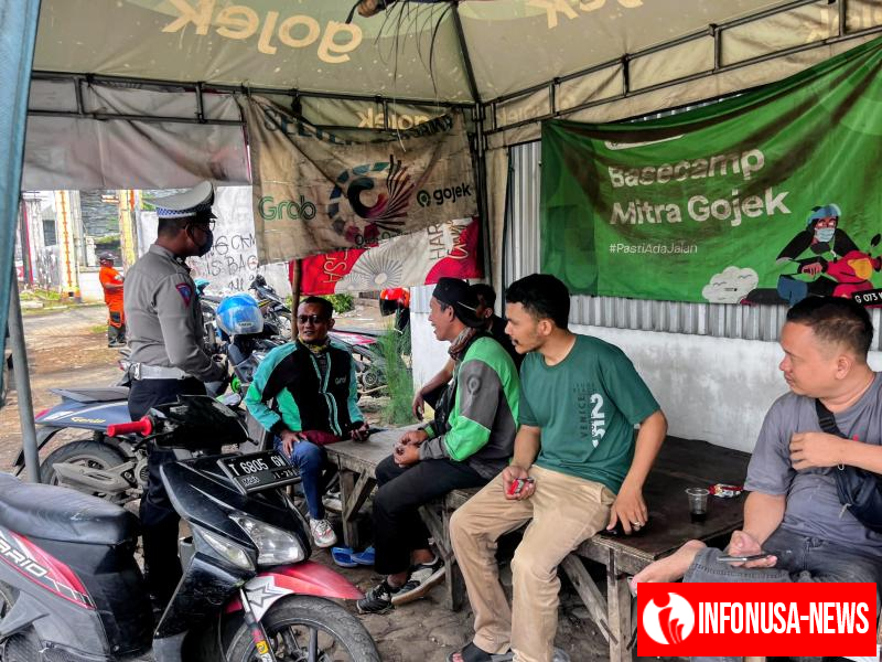 Polantas di Karawang Serukan Keselamatan Berkendara Kepada Driver Ojol