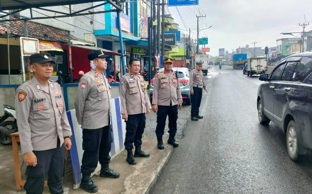 Kapolsek Klari Pimpin Pengamanan Jalur Long Weekend dalam Rangka Tahun Baru Imlek 2557 Kongzilidi