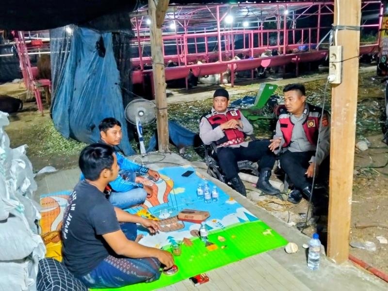 Anggota Polsek Batujaya Himbau Masyarakat terkait Kamtibmas di malam hari