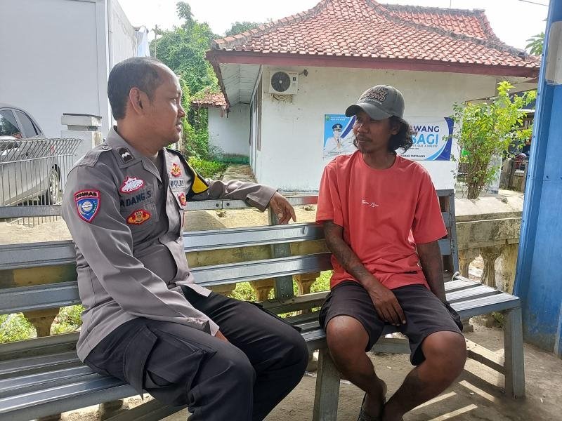 Bhabinkamtibmas Desa Pisangsambo melaksanakan Sambang dan Silaturahmi kepada masyarakat Binaannya