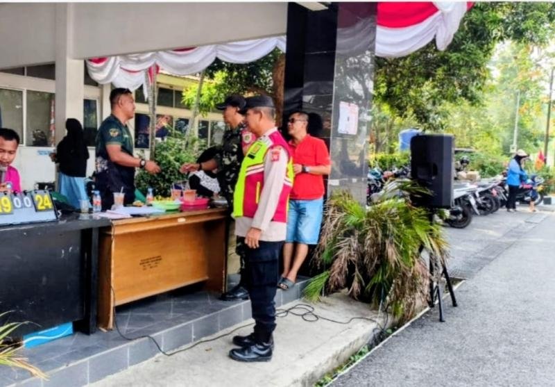 Personil Polsek Tegalwaru Monitor Kegiatan Warga Kemeriahan HUT Kemerdekaan RI ke 81
