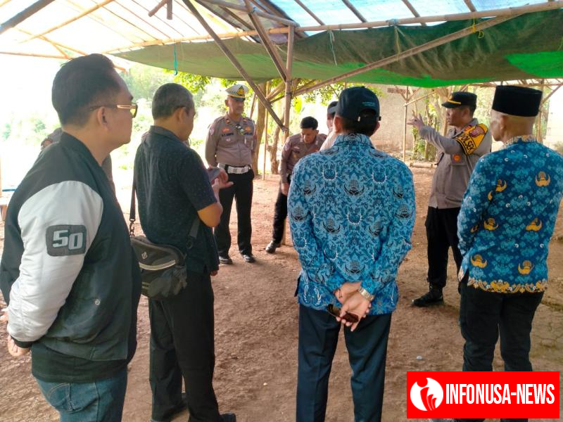 Kapolsek Cikampek Pimpin Pembongkaran Arena Judi Sabung Ayam, Polisi Bersama Muspika Tutup Lokasi Sabung Ayam di Karangbenda Desa Karangsinom Tirtamulya, Warga Apresiasi