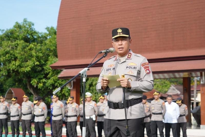 Kapolda NTB Pimpin Upacara Penghargaan dan PTDH, Tegaskan Komitmen Integritas di Tubuh Polri