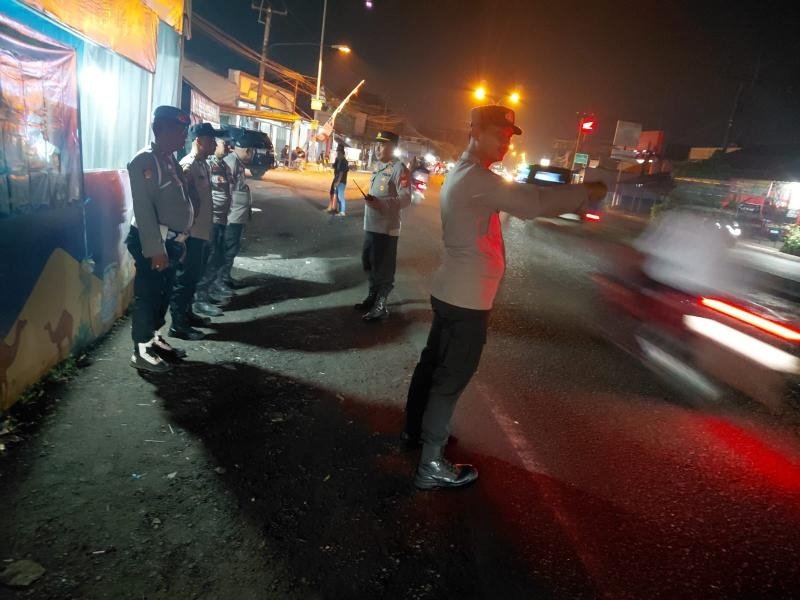 Upaya Polres Karawang Berikan Kelancaran Pembudik Dengan Gatur Depan Pospam
