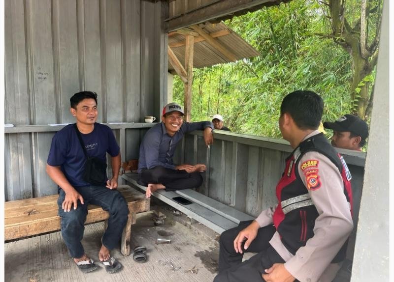 Bhabinkamtibmas Polsek Pangkalan Sosialisasi Bahaya TPPO Kepada Warga Desa Tamansari