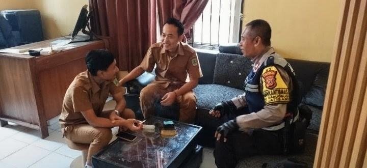 Bhabinkamtibmas Polsek Jatisari Sampaikan Pesan Kamtibmas kepada Warga