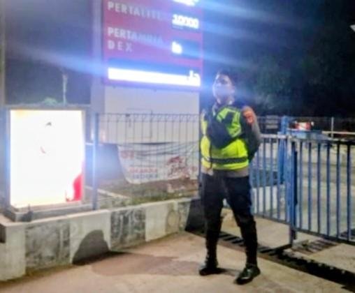 Menyasar Obyek Vital Wujudkan Harkamtibmas Anggota Polsek Pakisjaya Patroli Malam Depan SPBU Desa Tanahbaru