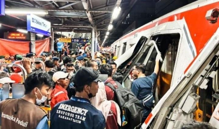 Duka di Rel Bekasi Timur, 14 Nyawa Melayang dalam Tabrakan KA Argo Bromo dan KRL