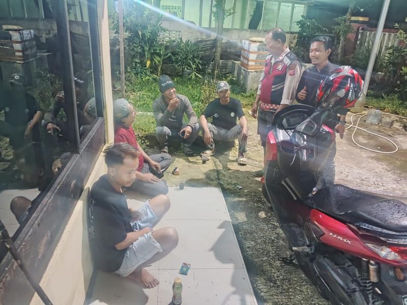 Upaya Aiptu H. Tatang Anggota Polsek Batujaya ajak Masyarakat untuk Ciptakan Keamanan dan Ketertiban Masyarakat