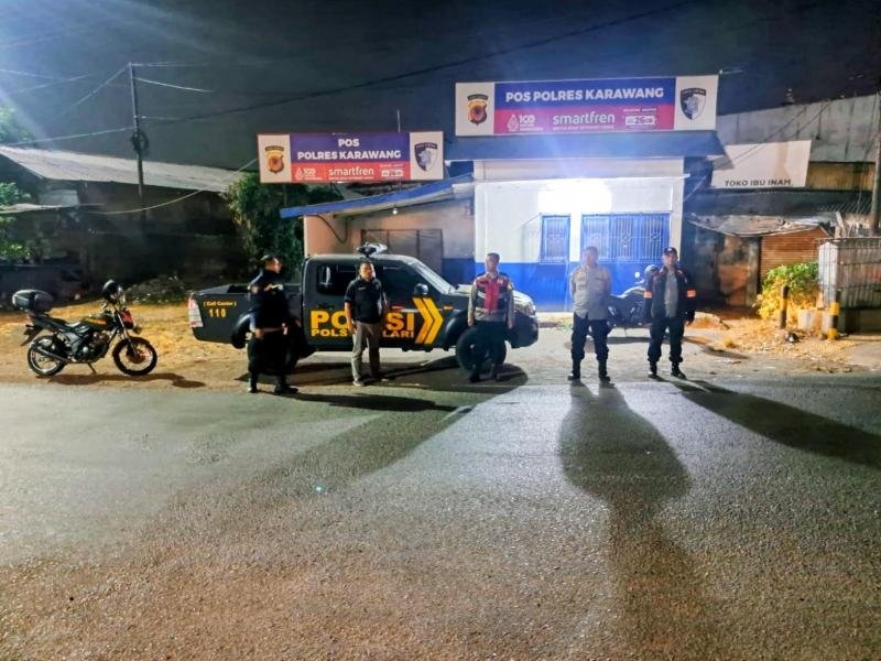 Antisipasi Gangguan Kamtibmas di Lampu Merah Klari, Polsek Klari Lakukan Patroli Malam