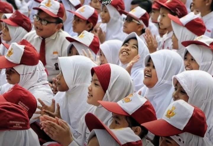 Seragam Gratis untuk Pelajar Subang, Janji yang Menjadi Nyata dan Meringankan Beban Orangtua