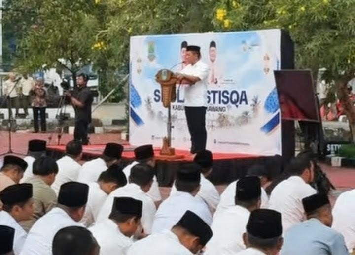 Kemarau Panjang, Pemkab Karawang Berikhtiar Lewat Shalat Istisqa dan Kolaborasi Pentahelix