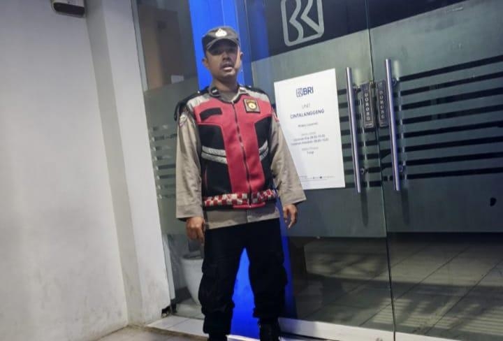 Cegah Aksi Kejahatan Dini hari, Personil Polsek Tegalwaru Patroli Sasar Objek Vital Milik Bank BRI Loji
