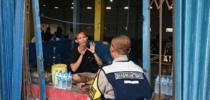 Bhabinkamtibmas Polsek Jatisari Laksanakan Patroli Sapa Warga, Imbau Kamtibmas Ke Warga Binaan