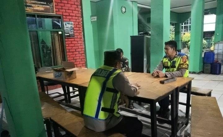 Sinergitas TNI dan Polri, Personil Polsek Klari Bangun Silaturahmi Kamtibmas Bersama Anggota Koramil