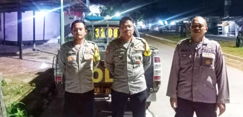 Cegah Gukamtibmas, Anggota Piket Fungsi Polsek Rengasdengklok Gelar Patroli Malam