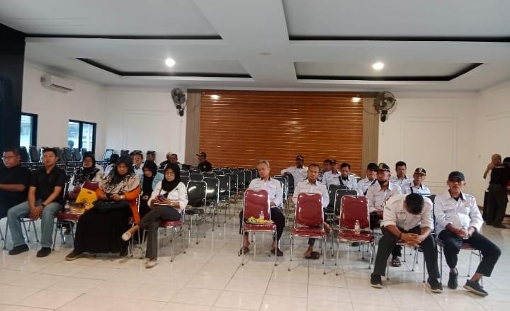 Curah Hujan Masih Tinggi, Saat Minggon Desa,Bhabinkamtibmas Ingatkan Aparat Desa Dan Warga Waspada Banjir