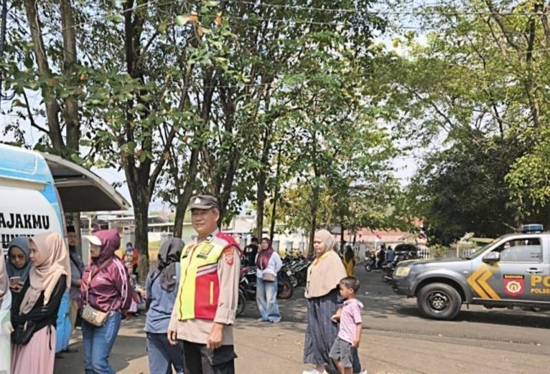 Antisipasi Pekat dan C3, Personil Polsek Tegalwaru Giat Patroli Siang di Wilayah Palasari Desa Kutalanggeng
