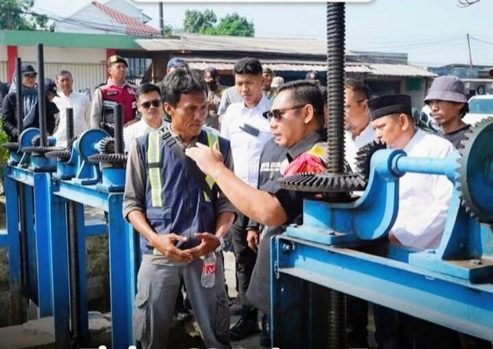 Demi Sawah Tetap Mengalir, Pemkab Bekasi Tertibkan Bangunan Liar di Sepanjang SS Balong Tua