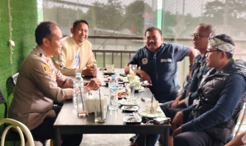 Jelang Ramadhan Kapolsek Kotabaru Laksanakan Jumat Curhat Bersama Para Kepala Desa