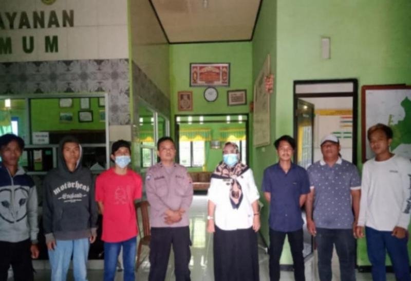 Polsek Pedes Patroli Dialogis Ke Desa Desa Mengantisipasi Kejahatan Pencurian Sepeda Motor