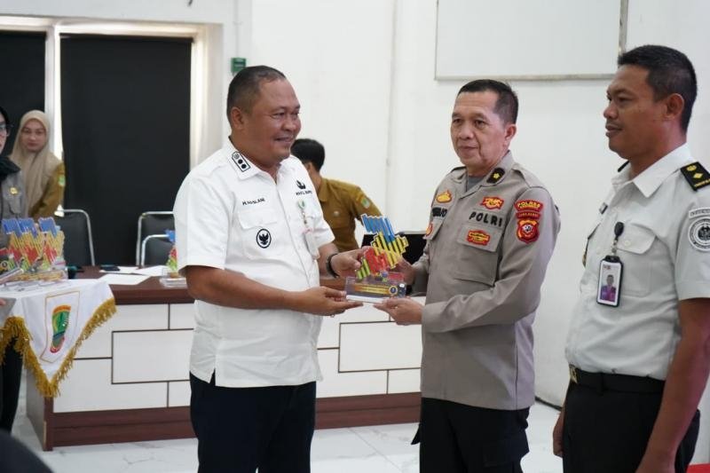 Pemkab Karawang Tegaskan Komitmen Keterbukaan Informasi, Humas Polres Karawang Raih Peringkat 1 Instagram Instansi Vertikal Teraktif