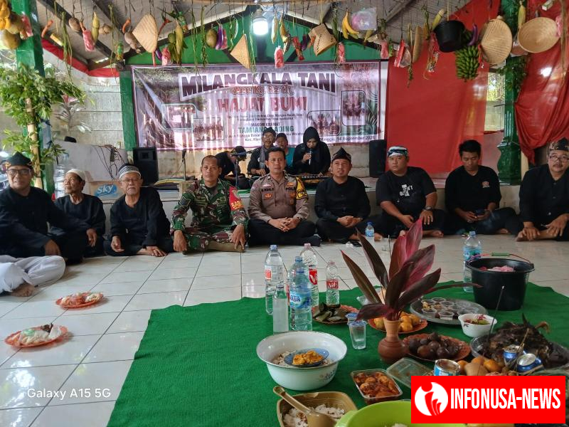 Bhabinkamtibmas Polsek Klari Himbau Kamtibmas Saat Menghadiri Acara Hajat Bumi di Desa Walahar