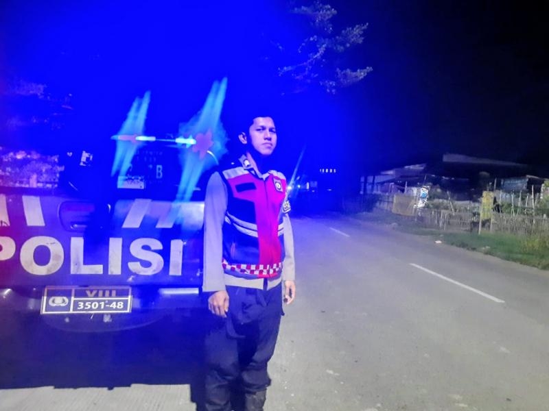 Brigpol Bobahod Limbong Antisipasi Gukamtibmas di Malam Hari, Polsek Telagasari Gelar Patroli