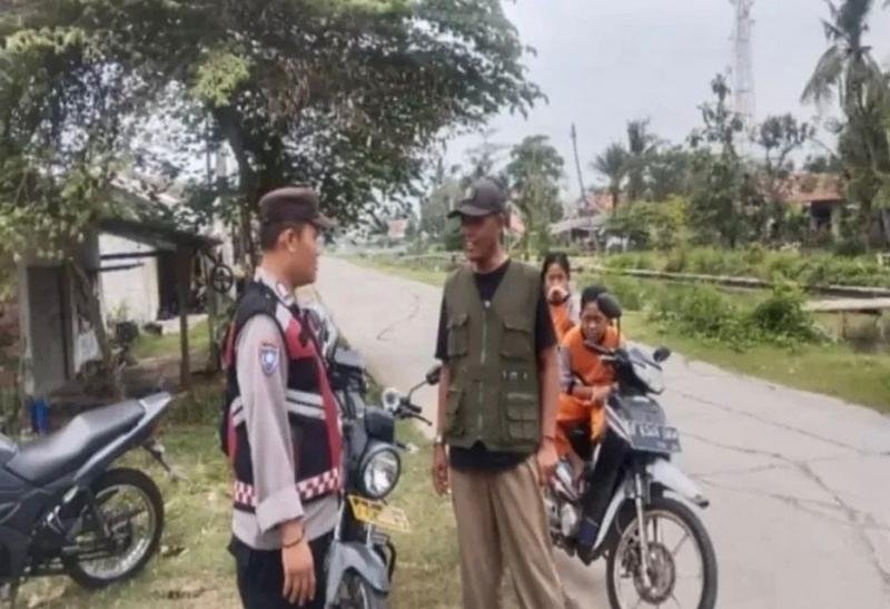 Prekat Polsek Banyusari Kembali Laksanakan Giat Patroli Jalan Raya Antisipasi Kejahatan