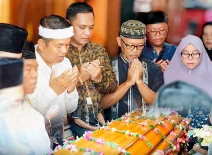 Takziah Penuh Makna, Janji Lindungi Warga dari Risiko Perlintasan 