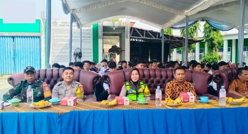 Kapolsek Lemahabang Gelar Jumat Curhat Bersama Lembaga Pendidikan