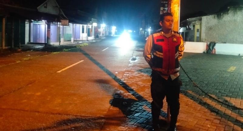Giat Personel Polsek Lemahabang Laksanakan Patroli Prekat Malam Di Obyek Vital