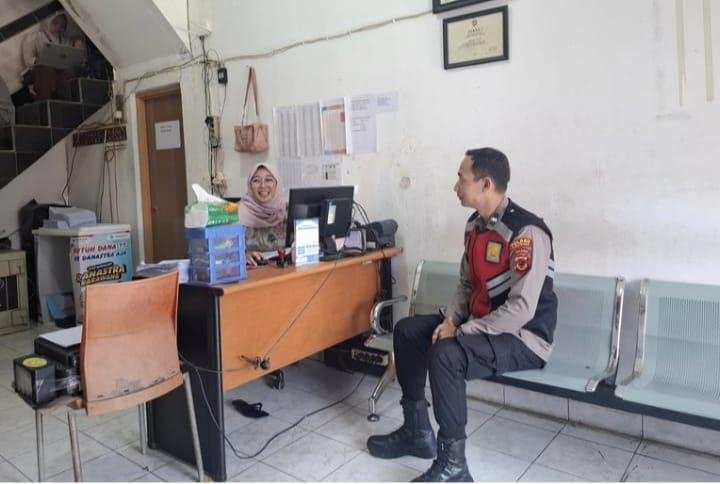 Personil Polsek Tegalwaru Giat Patroli Siang Sambang Kantor Finansial FIF Loji Imbau Warga Waspada