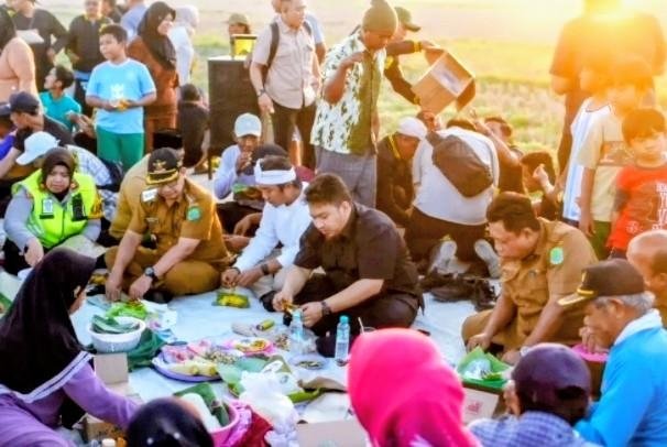 Puluhan Tahun Menanti, Warga Bobos Kini Rayakan Jalan Mulus dengan Syukuran