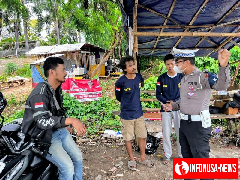 Polantas Menyapa, Imbau Warga Karawang untuk Budayakan Kamseltibcarlantas dan Tertib Lalu Lintas