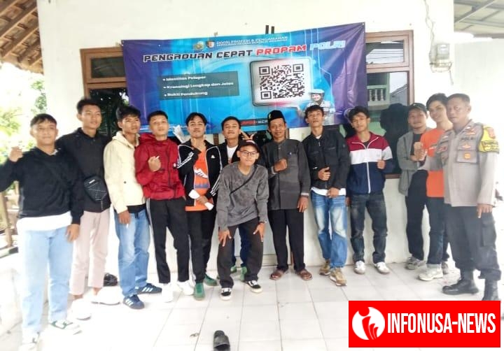 Bhabinkamtibmas Polsek Klari Pasang Spanduk Program Pengaduan Pelayanan Propam Presisi diperum Terangsari