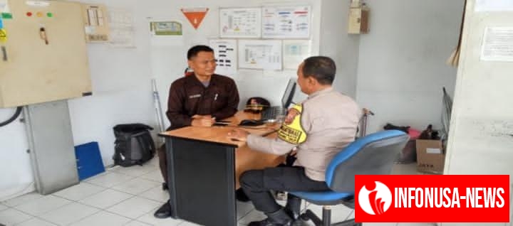 Bhabinkamtibmas Polsek Telukjambe Timur Laksanakan Patroli Dialogis di Pos Security PT. ILC