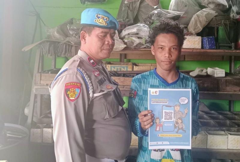 Bripka Faridil Atlas Polsek Banyusari Gencar Melaksanakan Sosialisasi QR Barcode ke Masyarakat Pengaduan Divisi Propam Polri Bidpropam Polda Jabar