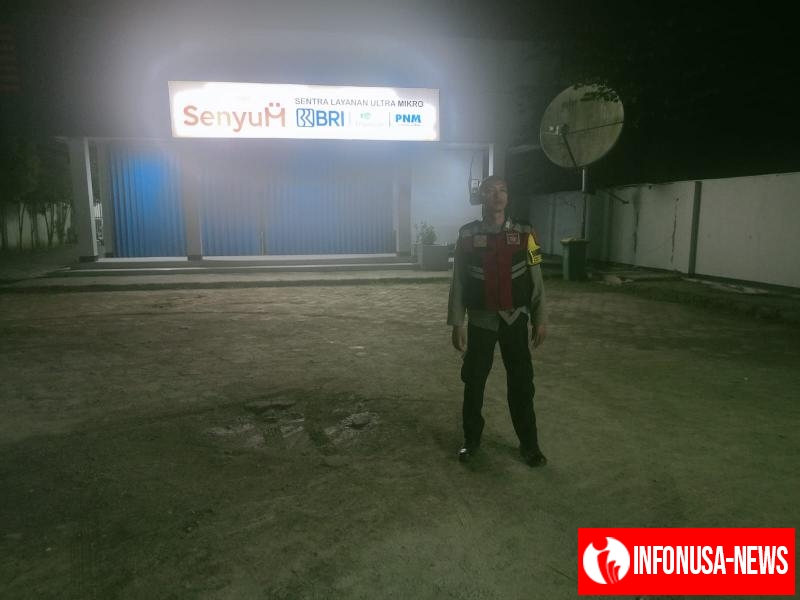 Anggota Polsek Batujaya Cegah GU Kamtibmas di Bank BRI Unit Batujaya
