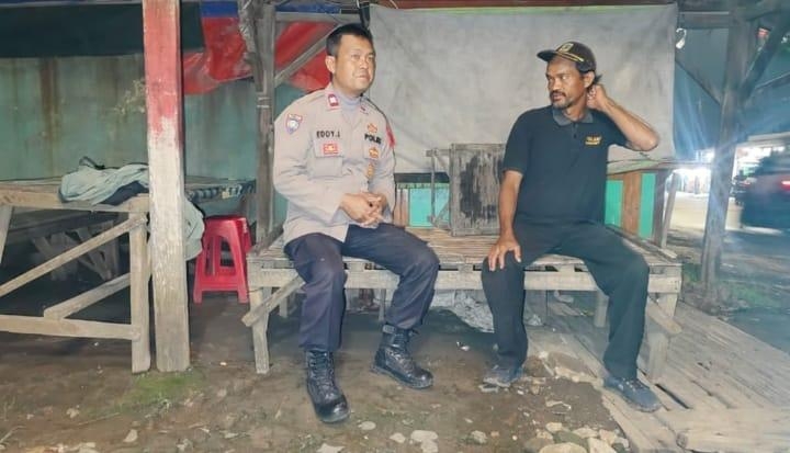 Bhabinkamtibmas Desa Belendung, Sosialisasikan Nomor Baru “Lapor Pak Kapolres”